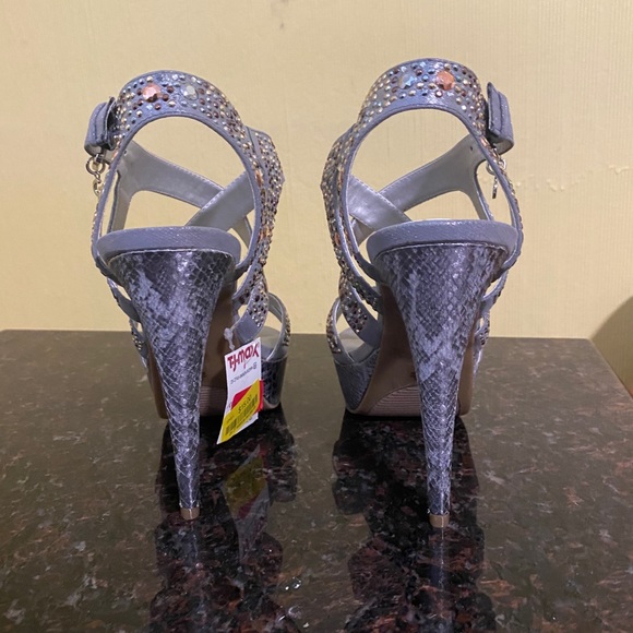 Women’s snake skin jeweled platform sky high heels - Picture 3 of 6